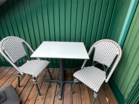 Ensemble de jardin table + 2 chaises