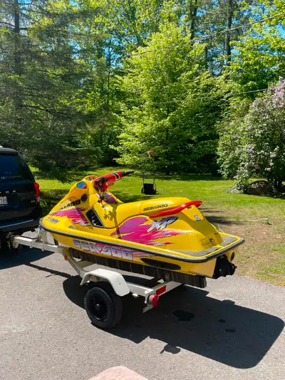 1996 sea doo xp 800. Great condition, runs excellent, Can be shown running to you on the hose. Manua...