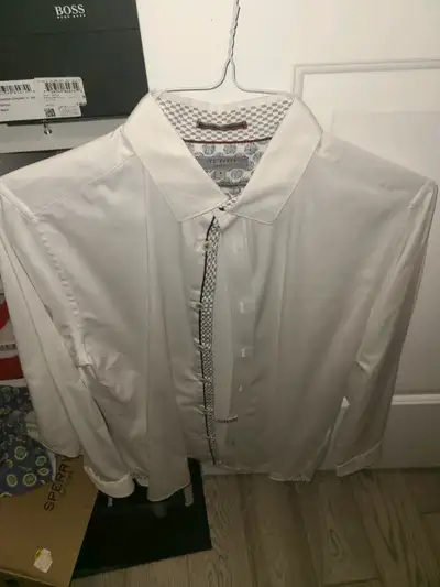 Like a medium and in almost new condition, dry clean tag still on. Soft Egyptian like cotton, great...