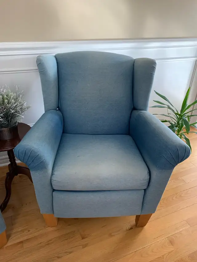 Denim Recliner Armchairs in Chairs & Recliners in Markham / York Region - Image 5