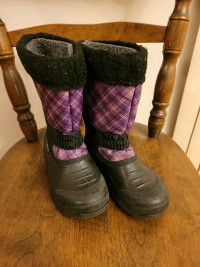 Bottes d'hiver pour enfants size 1
Winter boots for girls 