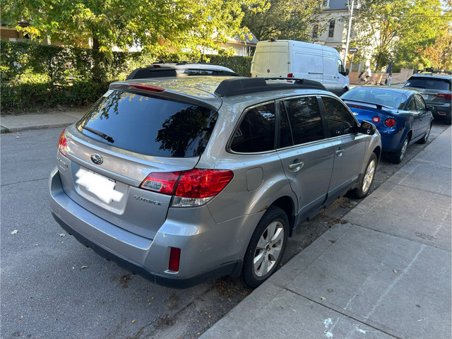 2010 Subaru Outback 2.5 - As is in Cars & Trucks in City of Toronto - Image 4