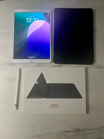 64GB Apple iPad Air 3 + Keyboard/Pen, View more