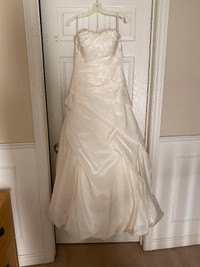 Ella Rosa Strapless Wedding Gown - Size 8 - Ivory
