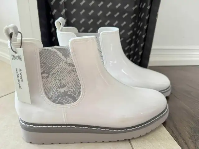 New COUGAR Kensington, white waterproof rain boots size 8 in Women's - Shoes in Oshawa / Durham Region - Image 2