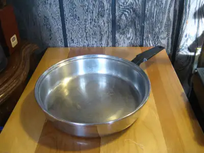 Poêle 10" ULTRA WHEIGHT WEST BEND 3 PLY CANADA. Induction., View more