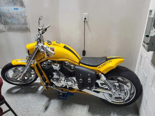 2006 Harley davidson vrod vrscse2 cvo/supercharged in Street, Cruisers & Choppers in Guelph - Image 2