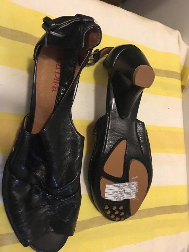 Souliers d’été pour femme size 7 6.5 et 6 dans Femmes - Chaussures  à Ville de Montréal - Image 4