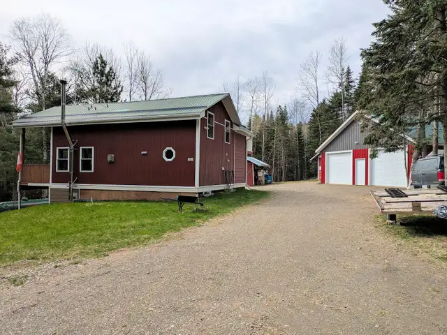 THE ULTIMATE  OFF-GRID PROPERTY in Houses for Sale in Fredericton - Image 3