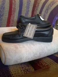 New mens leather shoes, casual & dress, size #8.