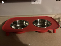 Plat pour nourriture pour chien 19X11pouces 25$