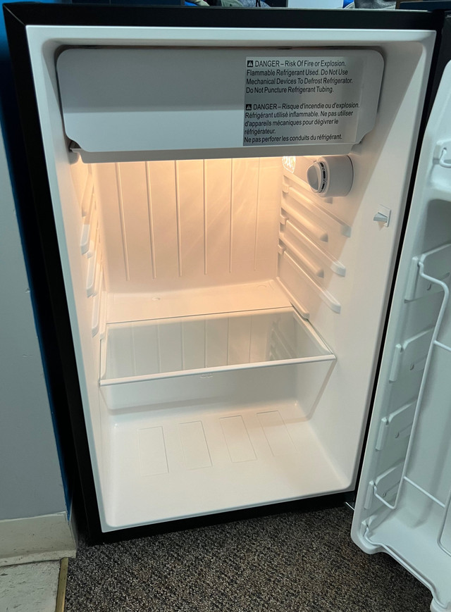 Mini Fridge with small freezer inside  in Refrigerators in Oakville / Halton Region - Image 2