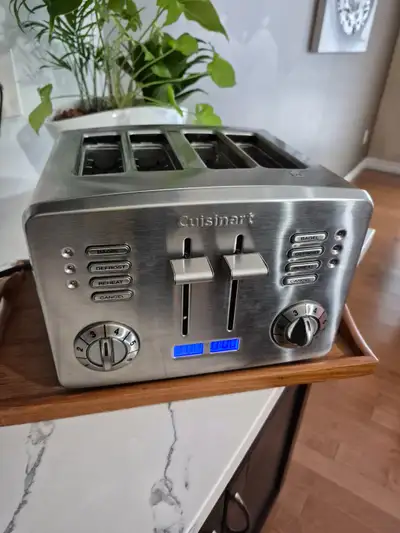 4-slice stainless steel Cuisinart toaster, View more