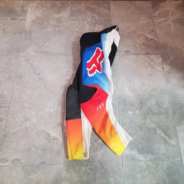 New Kids FOX Dirt Bike Motocross Pants size 8-24 in Kids in Barrie - Image 3