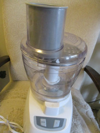 NEW BLACK AND DECKER 8 CUP FOOD PROCESSOR