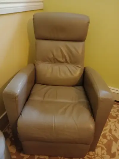 Genuine leather swivel rocker recliner,grey, great shape, $1000.00 value, selling for $400.00 firm