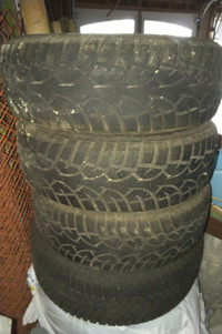 P215/70R15 winter tire set w/ rims