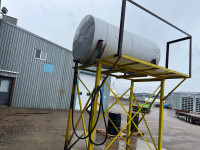 2000 litre fuel tank with stand
