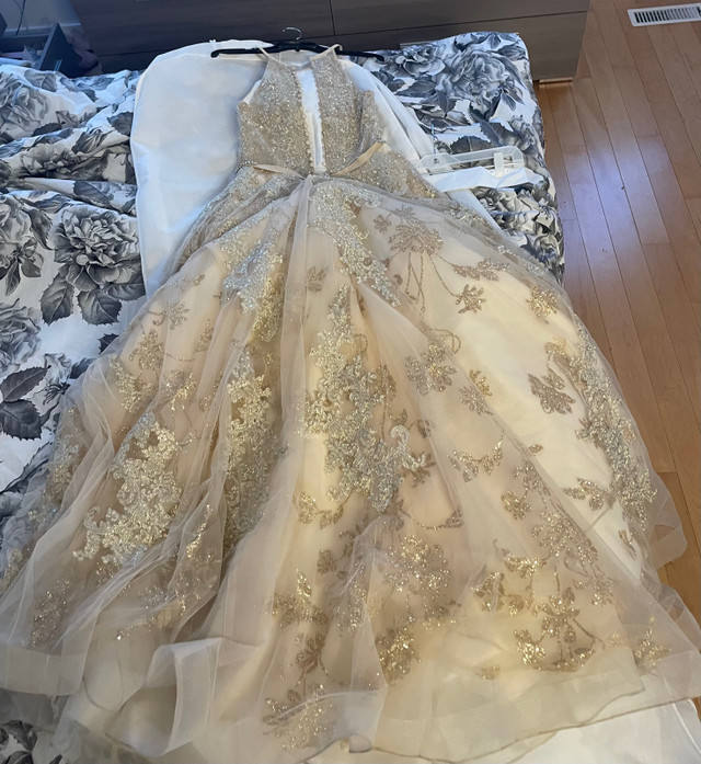Gold Wedding/Prom/Event Dress size 6 in Wedding in Winnipeg - Image 3