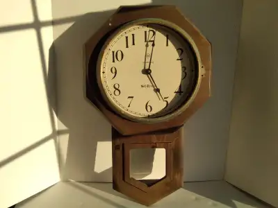 REDUCED Vintage Seth Thomas Electronic Strike Battery Wall Clock, View more