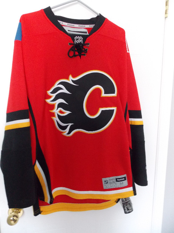 jersey FLAMES DE CALGARY dans Hockey  à Ouest de l’Île