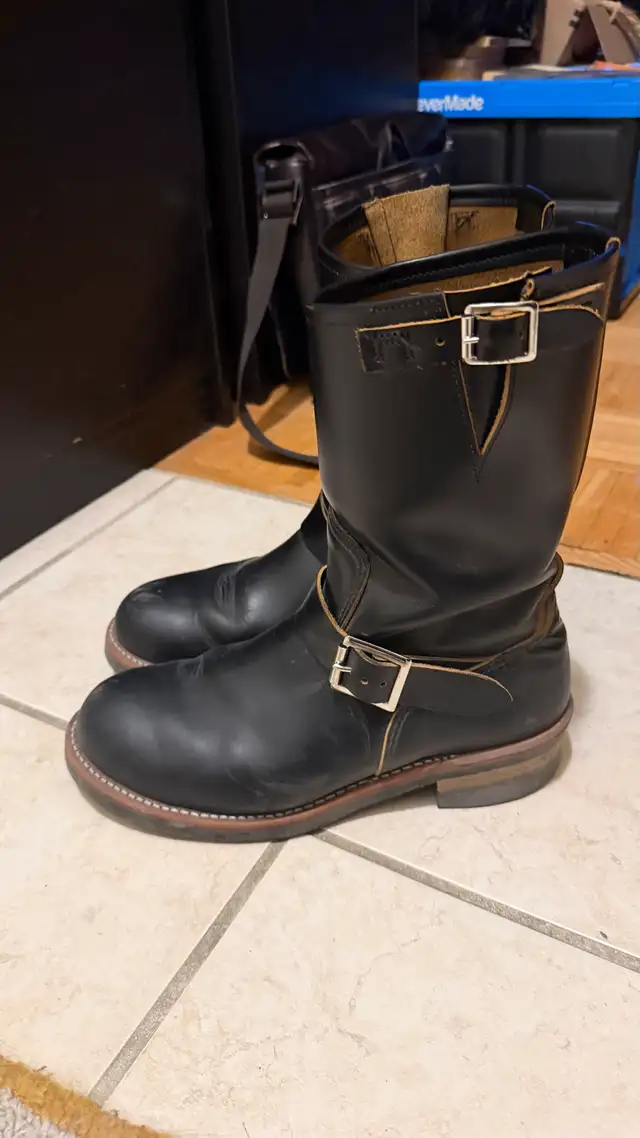 Red Wing 2966 Engineer Boots in 9.5 D in Men's Shoes in City of Toronto - Image 3