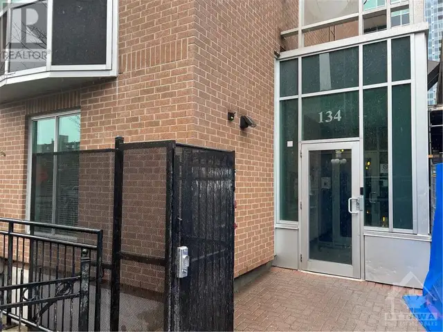 1BR Condo in the Heart of ByWard Market Available Aug 01/2025 in Ontario in Canada - Image 10
