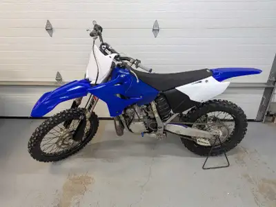 Fresh top end with new Wisco piston and Cylinder Works cylinder along new plastics and other misc pa...