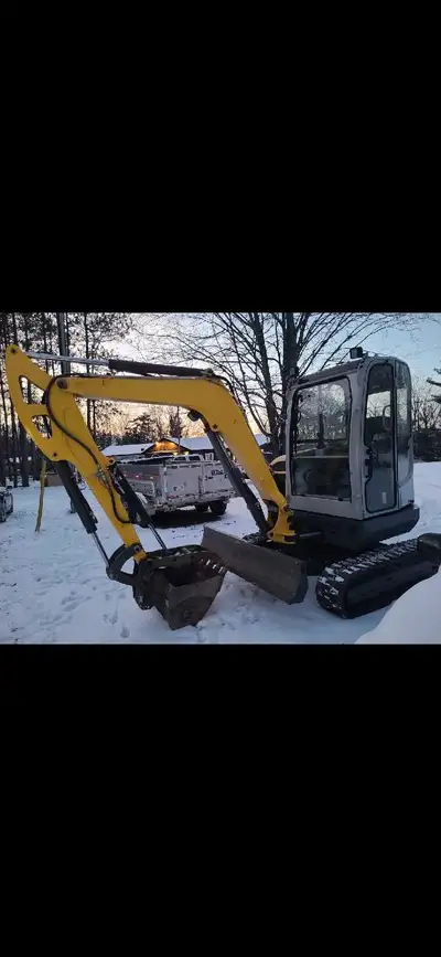 2018 wacker neuson ez38 Zero tail swing Thumb 24inch bucket 625hrs Regularily maintained 2nd owner D...