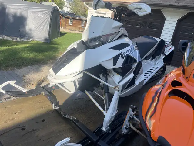 2007 Arctic Cat Z570 LX in Snowmobiles in Regina - Image 8