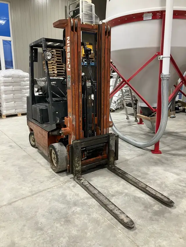 Forklift in Other in Ottawa - Image 5