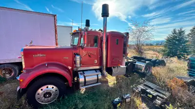 1974 Kenworth W900A For Sale - Made in Burnaby, BC plant - Steel frame, 240" wheel base - Rockwell S...