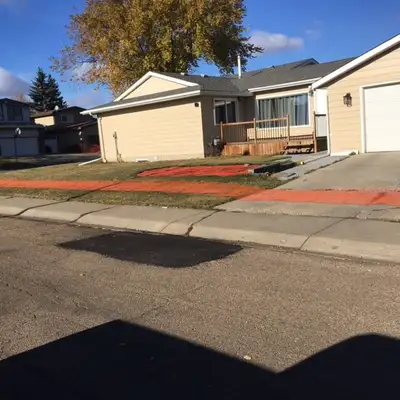 This is a 100 ft X 4 ft used snow fence, you can see by photo's of the condtion of fence