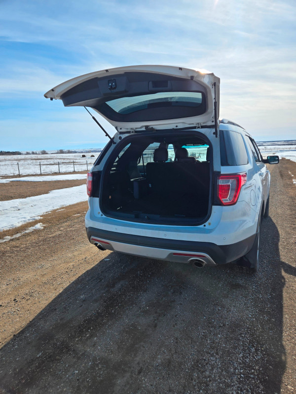 2017 Ford Explorer XLT Limited Edition dans Autos et camions  à Saskatoon - Image 4