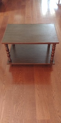 Antique Side Table/Center Table/TV Table L 24"  W 16" H 16 1/2"