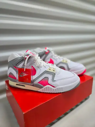 Nike Air Tech Challenge 2, View more