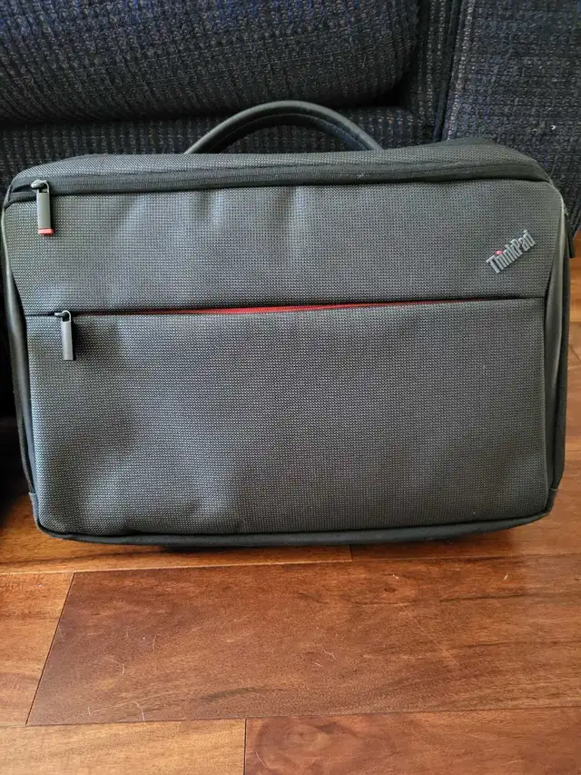 Lenovo ThinkPad laptop bag and briefcase in Bags & Luggage in Markham / York Region - Image 2
