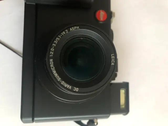 LEICA D-LUX 5 DIGITAL CAMERA in Cameras & Camcorders in City of Toronto - Image 8