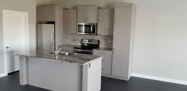 3 Bedroom Upper Suite In Harbour Landing Available April 1st