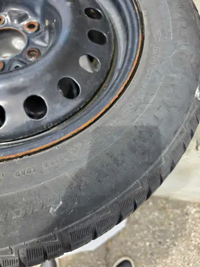 4 free rires on rims 235 65. R17