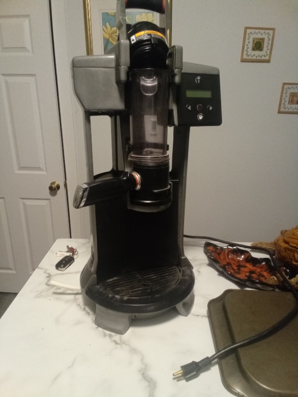 Bunn Trifecta 41200.0000 Coffee Maker in Coffee Makers in Moncton