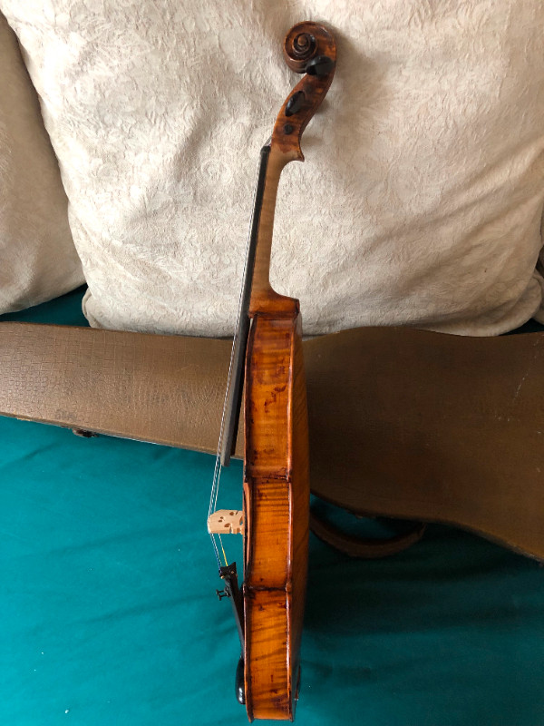 Vintage German Amati/Guarneri model violin in String in City of Toronto - Image 4