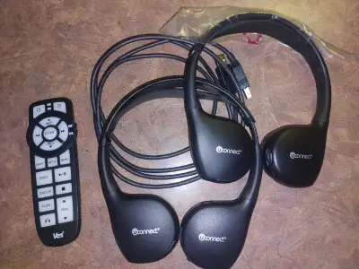 2 CASQUES AUDIO NEUF AVEC TELECOMMANDE POUR CHRYSLER, DODGE, JEEP, CANADA $50.00 819 609-5530