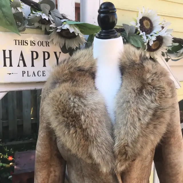 Vintage women’s Cosa Nova Shearling coat in Women's - Tops & Outerwear in City of Toronto - Image 3