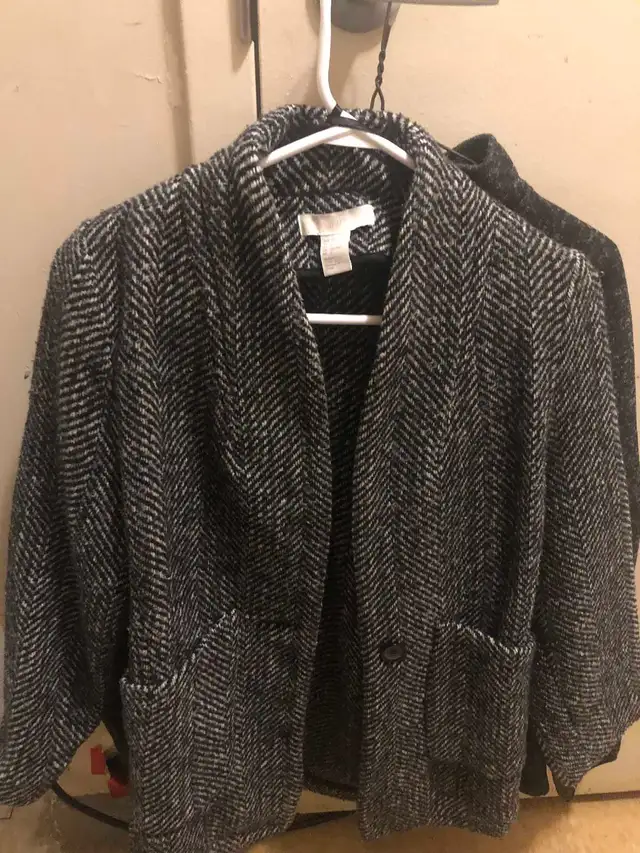Jackets Fall for women in Men's in Kingston - Image 3
