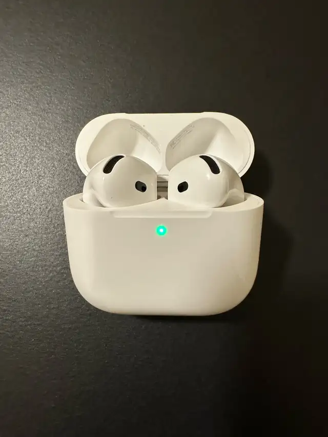 AirPods 4 (ANC) - Like New