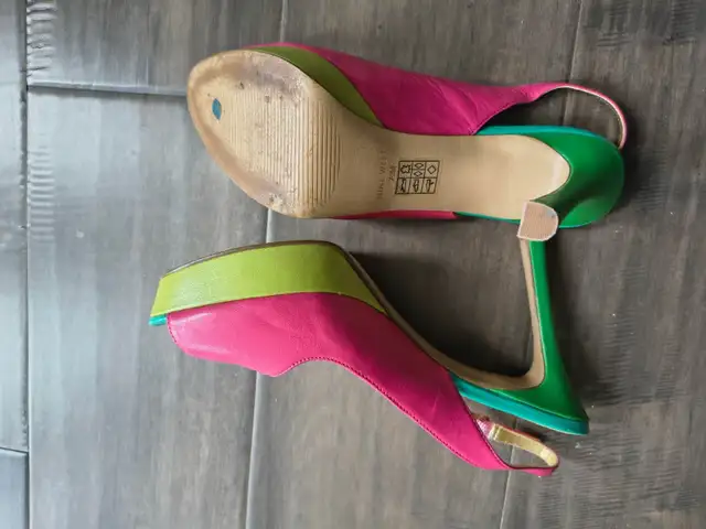 Women shoes in Women's - Shoes in Kitchener / Waterloo - Image 3