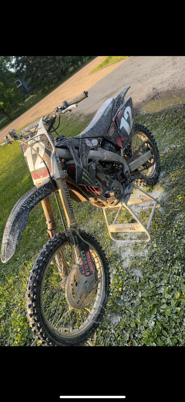 Crf250R 07 $3750 in Dirt Bikes & Motocross in La Ronge - Image 2
