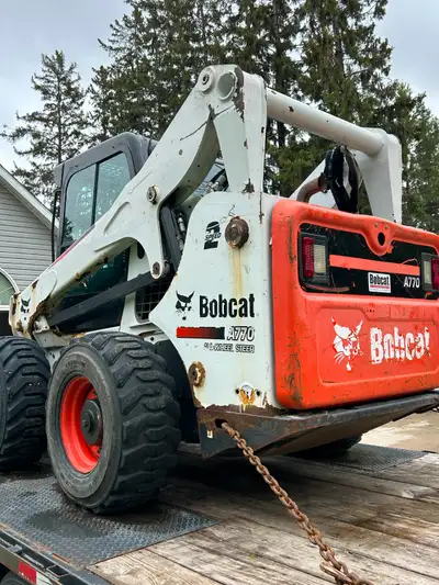 2012 Bobcat A770 skidsteer. All-wheel steer or skidsteer mode. Deluxe cab, A/C, heat, radio, joystic...