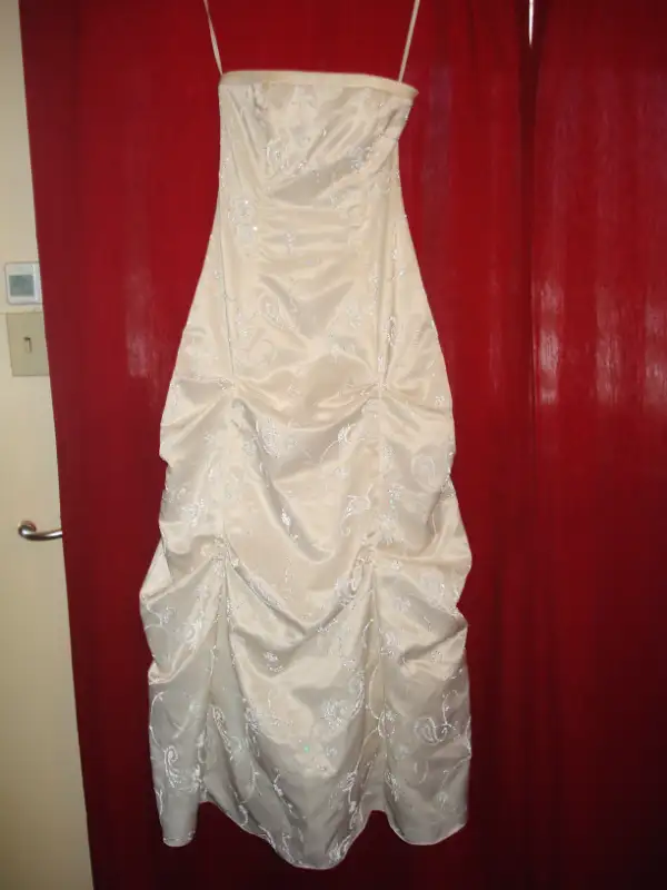 Robe longue in Women's - Dresses & Skirts in Québec City - Image 2